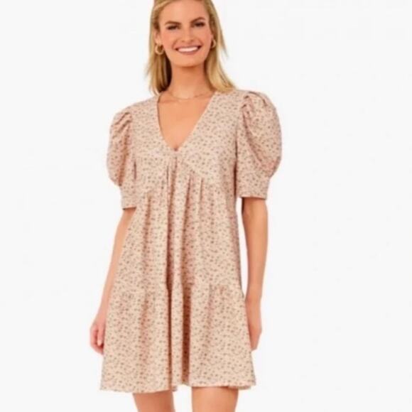 Tuckernuck Dresses & Skirts - Tuckernuck Hyacinth House Womens XS Ditsy Floral Puff Sleeve Tiered Mini Dress